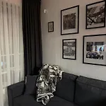 Apartman & *